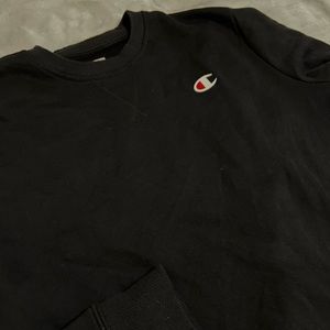 Black champion crew neck.
